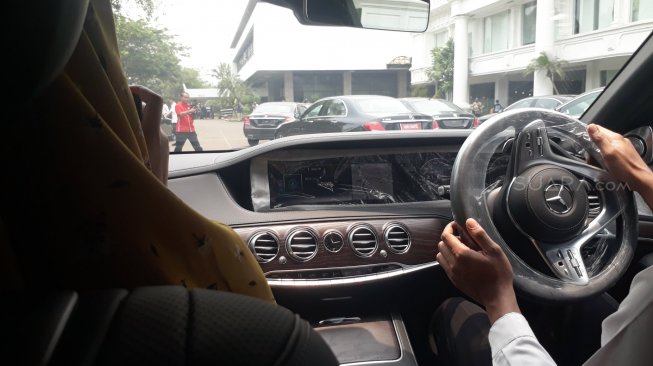 Test Drive Mercedes Benz Tamu Negara Pelantikan Jokowi - Maruf Amin