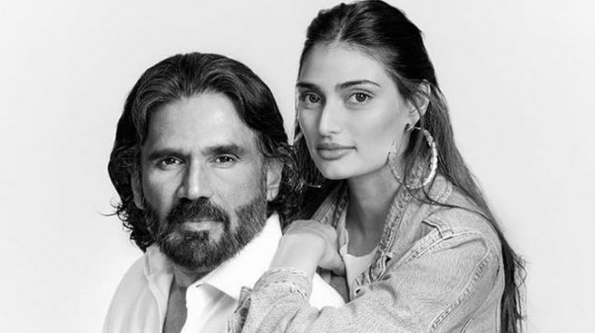 Sunil Shetty bersama putrinya, Athiya Shetty. [Instagram]