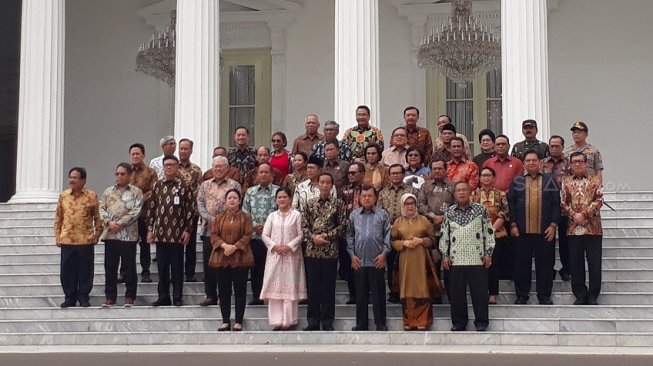 Presiden Joko Widodo (Jokowi) menggelar acara silaturahim dengan jajaran menterinya. (Suara.com/Ummi Saleh)