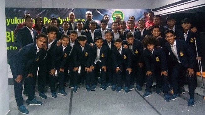 Skuat Bhayangkara FC U-20 saat pembubaran tim (adie Prasetyo nugraha/suara.com).