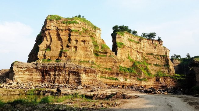 Dari Tambang Menjadi Ngarai, Begini Gagahnya 'Grand Canyon' Indonesia