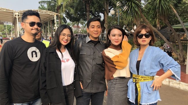 Dewi Perssik, Wika Salim, dan Chika Jessica