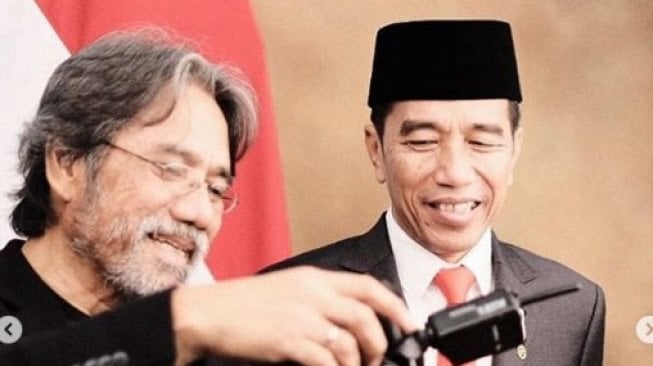 Sindir Aksi Kamisan Hingga Minta Bu Sumarsih Terima Hasil Pemilu, Darwis Triadi Ternyata Fotografer Resmi Jokowi