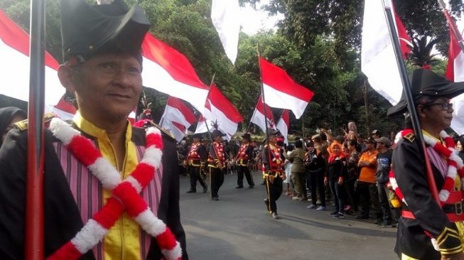 Rayakan Pelantikan Jokowi, Warga Yogyakarta Gelar Parade Merah Putih