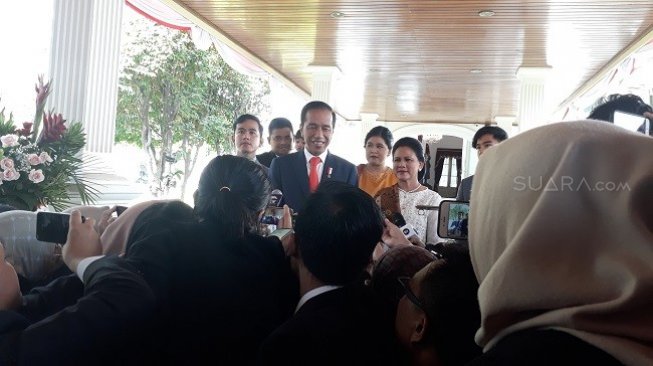 Didampingi Anak, Menantu dan Cucu, Jokowi Berangkat ke Gedung MPR