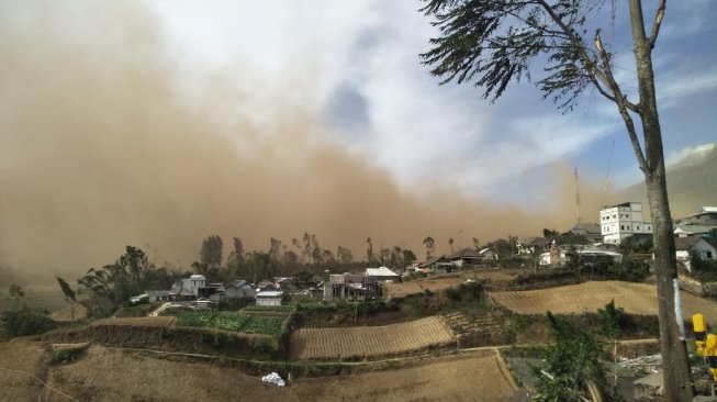 Dampak Puting Beliung Batu, Sebanyak 1.200-an Lebih Warga Mengungsi