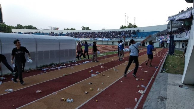 PSIM Yogyakarta vs Persis Solo Rusuh. [Suara.com/M Ilham Baktora]