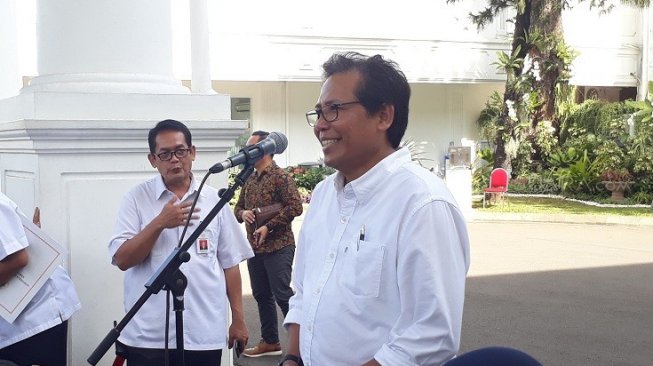 Jubir Jokowi Dikritik, Tagar #GerakanBlokirFadjroel Trending Topik