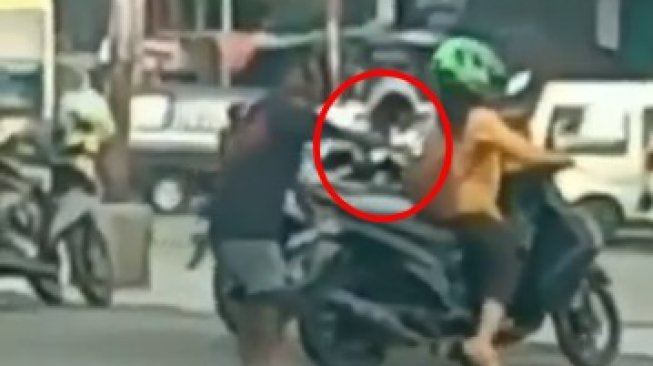 Pencuri Kepergok Mencopet di Parkiran Motor, Begini Modusnya