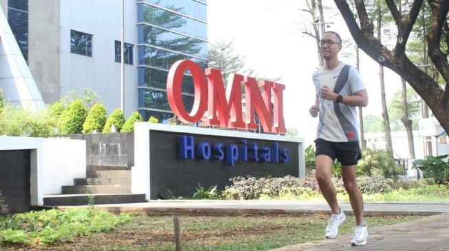 OMNI Hospitals mengingatkan pentingnya menjaga kesehatan melalui ajang Electric Jakarta Marathon Run 2019 di Jakarta. [OMNI Hospitals]