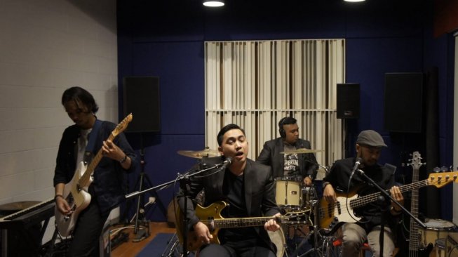 Altz Band [Instagram]