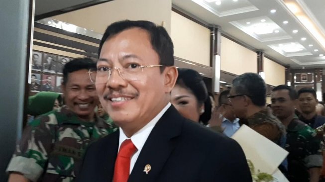 Menteri Kesehatan Dr dr Terawan Agus Putranto, SpRad(K), usai melakukan perpisahan di RSPAD Gatot Subroto, Rabu (23/10/2019). (Suara.com/Dini Afrianti)