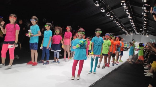 Sentuhan Warna Neon Milenial dari Matahari Pukau Panggung JFW 2020