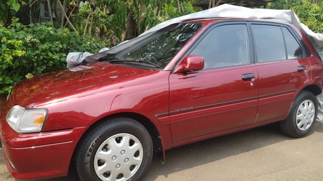 Masih Serba Kinclong, Toyota Starlet Lawas Ini Bikin Orang Jatuh Cinta