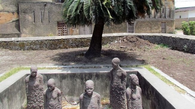 Slavery Memorial Stone Town (Wikimedia Commons David Berkowitz)