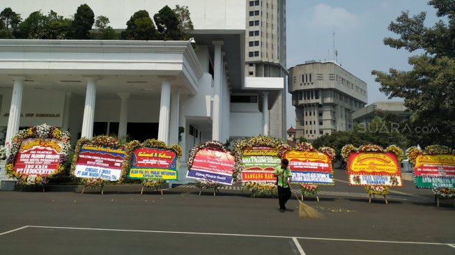 Relawan Jokowi Sampai Kapolda Papua Kirim Bunga  untuk Prabowo 