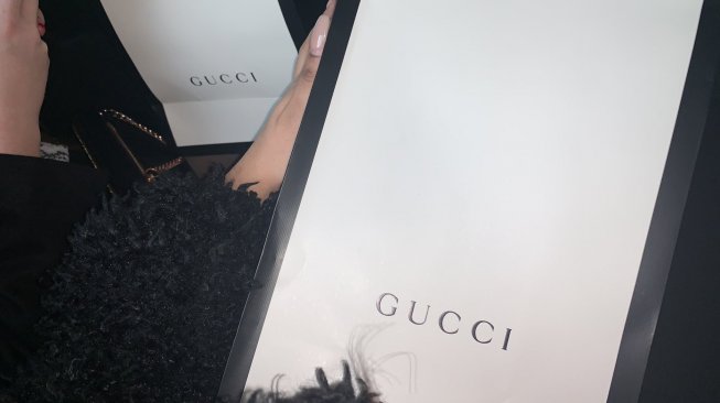 Viral di Twitter, 9 Karyawati Pamer Dapat Hadiah Tas Gucci dari Bos