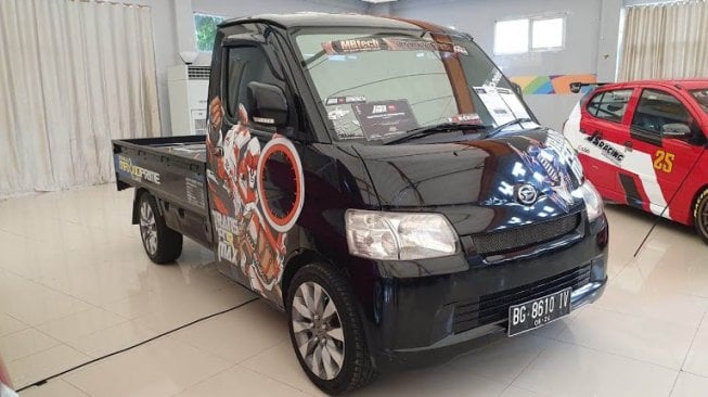 Di ajang Daihatsu Dress Up Challenge Palembang, muncul sebuah pick up bergaya Transformers [Dok Astra Daihatsu Motor].