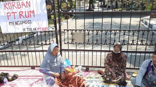 Mengungsi di Depan Rumdin Bupati Sukoharjo, Puluhan Warga Dipulangkan