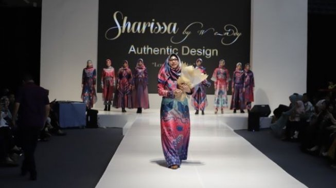 Sharissa by Wendy Hadir dengan Koleksi Gaya Retro Klasik