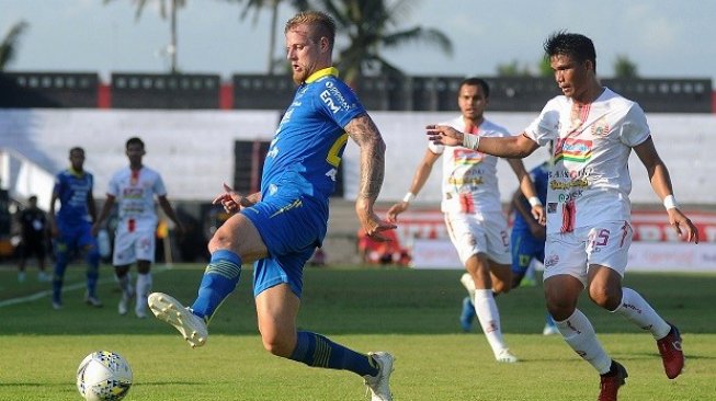 Persib Pecundangi Persija, Edson Tavares Ngeles