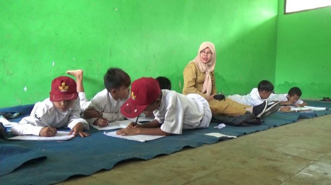 Tak Jauh dari Kantor Bupati Lebak, Ratusan Siswa SDN Ini Lima Tahun Belajar