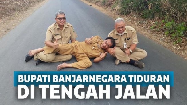 Viral Bupati Banjarnegara Foto Tiduran Di Tengah Jalan Netizen Biar Apa