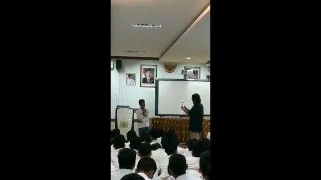 Tiru Suara dan Gaya Bicara Jokowi, Siswa SMA Ini Viral