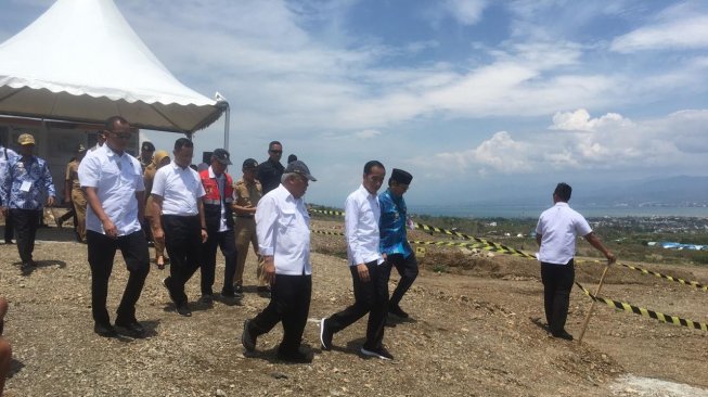 Ditemani Menteri PUPR, Jokowi Tinjau Hunian Tetap di Palu