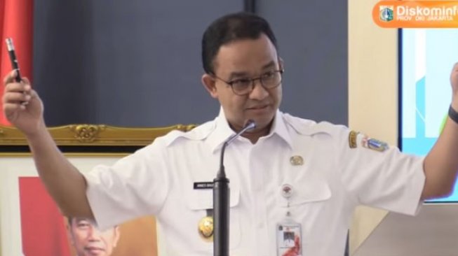 Kontroversi Dana Lem Aibon dan Bolpoin, Anies Salahkan Sistem Warisan Ahok - Suara.com