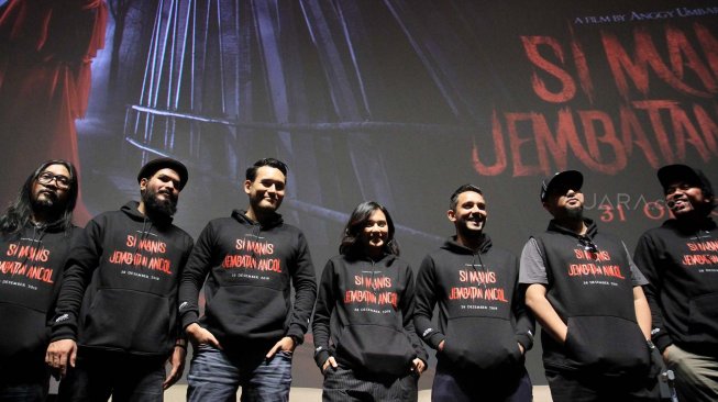 Sejumlah pemain film Si Manis Jembatan Ancol saat rilis trailer di XXI Epicentrum, Jakarta, Kamis (31/10).  [Suara.com/Oke Atmaja]