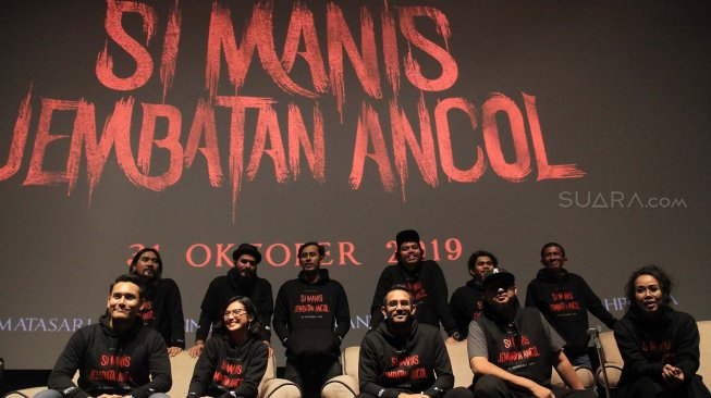 Sejumlah pemain film Si Manis Jembatan Ancol saat rilis trailer di XXI Epicentrum, Jakarta, Kamis (31/10).  [Suara.com/Oke Atmaja]