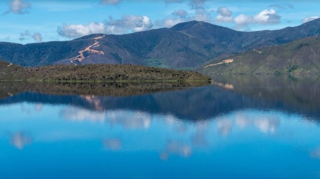 Kenalan dengan Indahnya Danau Kembar di Atas Pegunungan Arfak