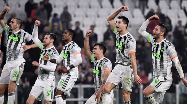 Pemain Juventus merayakan kemenangan atas Genoa pada lanjutan Serie A 2019/20 di Allianz Arena, Turin, Kamis (31/10/2019). [MARCO BERTORELLO / AFP]