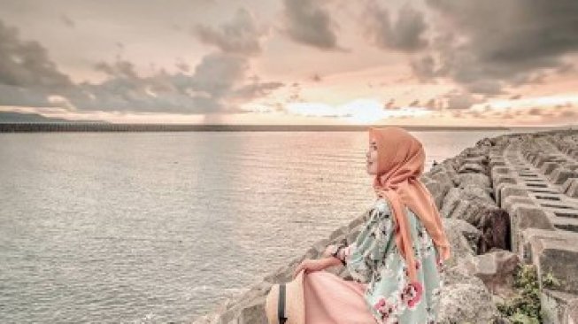 Pesona Pantai Pelabuhan Ratu nan Eksotis di Sukabumi