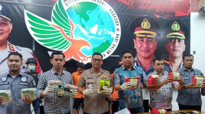 Ada Sabu dalam Anusnya, MU Ditangkap Polisi di Bandara Soetta