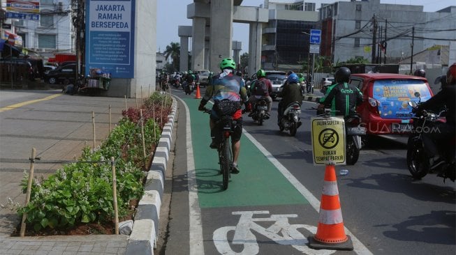 Denda atau Sanksi Siap Menunggu Motor dan Mobil Pemakai Jalur Sepeda