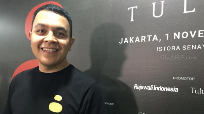 Tulus saat ditemui di panggung Tur Sewindu Tulus, Jakarta, Jumat (1/11/2019). [Suara.com/Evi Ariska]