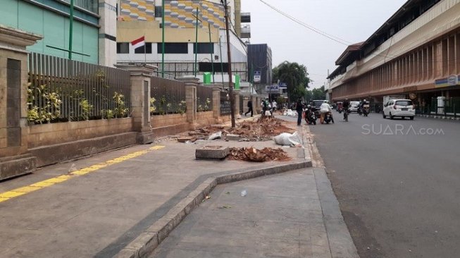 Takut Celakai Orang saat Musim Hujan, Alasan Pohon-pohon di Cikini Ditebang