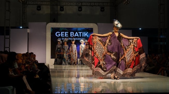 Hadirkan Belasan Desainer, Serunya Hari Terakhir Jogja Fashion Week 2019