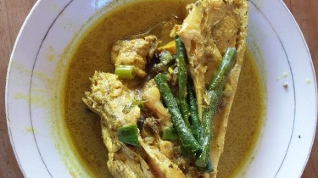 Mengolah Gulai Ikan Kakap Kuah Susu, Intip Resepnya Moms