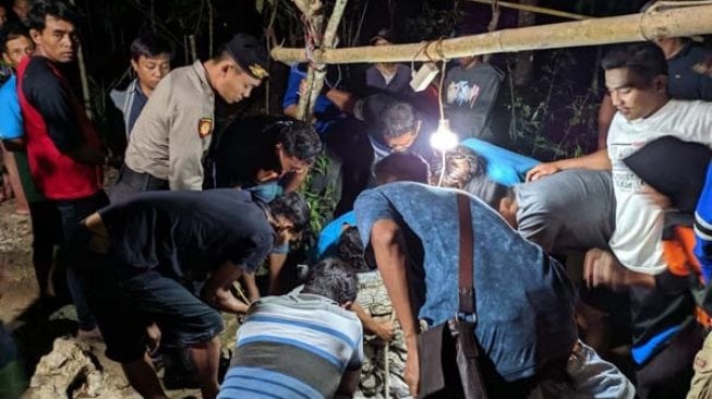 Terjun ke Sumur Sambil Bawa Celurit, Warga Kokap Diduga Alami Depresi