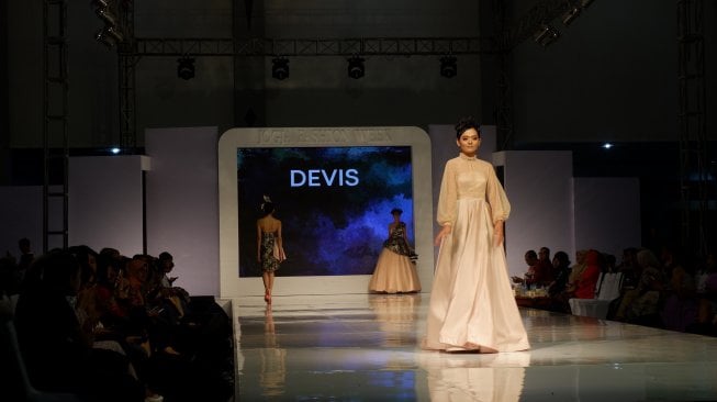 Tak Hanya Batik, Jogja Fashion Week 2019 Hadirkan Koleksi Gaun Menawan