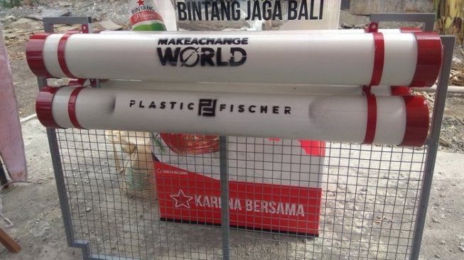 Penghalau Sampah Trash Booms Segera Disebar di Muara Sungai Bali