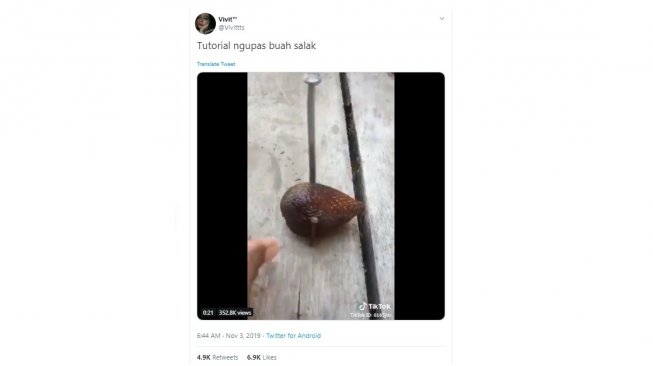 Tutorial mengupas salak ini kocak. [Twitter]