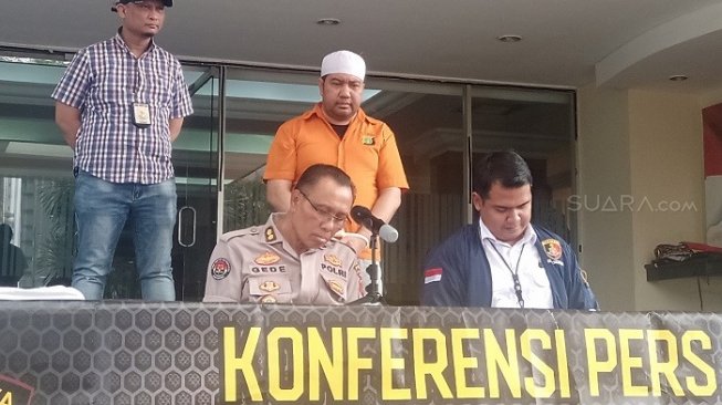 Bawa Parang saat Pelantikan Jokowi, Irwannur Ternyata Profesor Gadungan