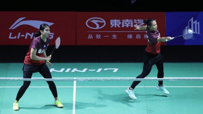 Pasangan ganda putri Indonesia, Della Destiara Haris/Rizki Amelia Pradipta, terhenti di babak pertama Fuzhou China Open 2019 usai takluk dari Yuki Kaneko/Misaki Matsutomo (Jepang), Selasa (5/11). [Humas PBSI]