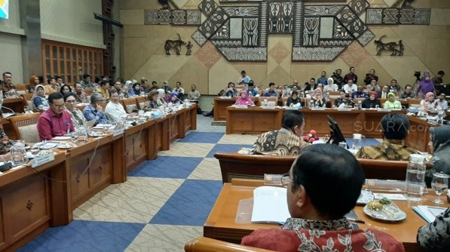 Menkes Terawan rapat dengan Komisi IX [Suara.com/Dini]