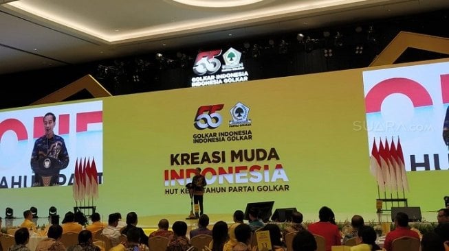 Presiden Jokowi saat memberikan pidato di HUT Partai Golkar ke 55. (Suara.com/Ummi HS).