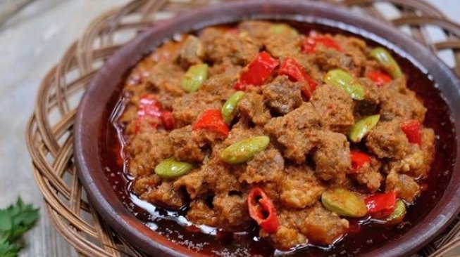 Sambal Goreng Daging, Bumbunya Meresap dan Lembut